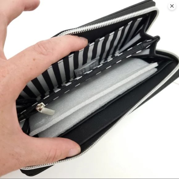 NWT Marc Tetro Large Zip Around Black Wallet With dogs, Dog Lovers Wallet - Picture 5 of 5